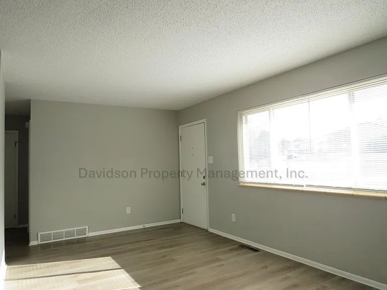 2008 King Ct — Photo 3