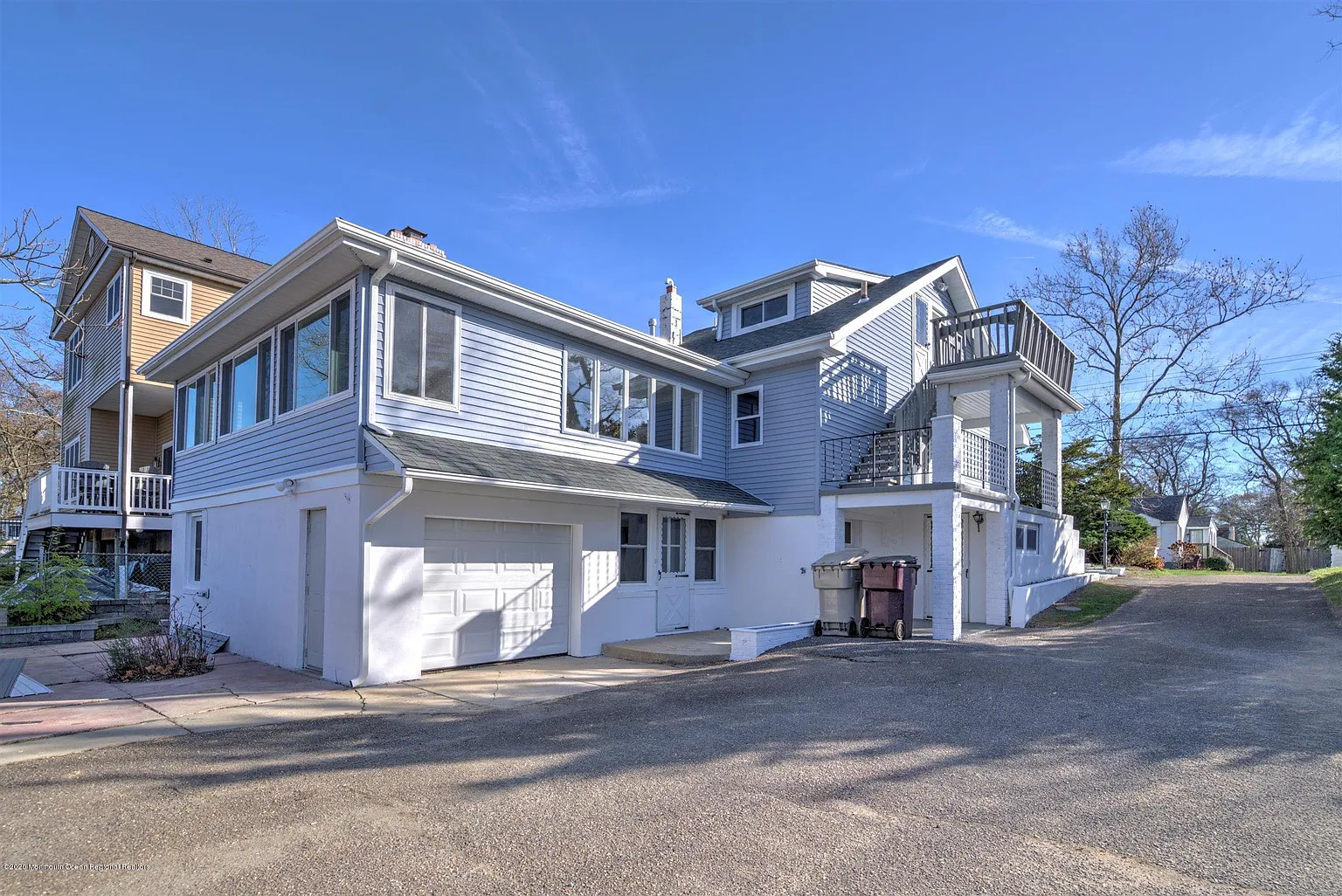 609 Riverside Dr photo 1