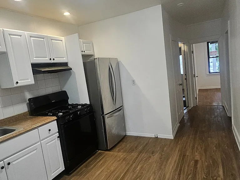 54 Linden St #1 — Photo 4