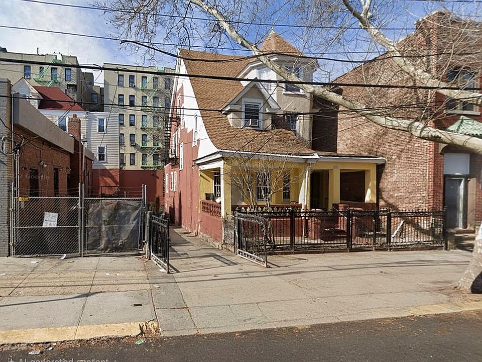 1st image of 3207 Wallace Ave APT 1