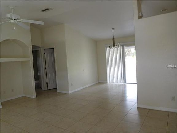 3rd image of 1732 Lindsay Ave