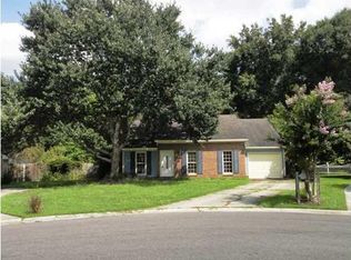 121 Orchard Ct, Summerville, SC 29485