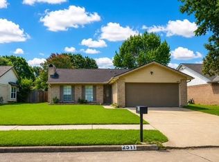 2511 Maple Tree Ct, Stafford, TX 77477