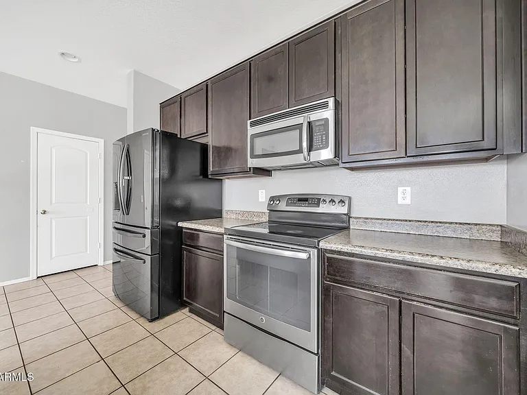 7770 W Alvarado Rd — Photo 9