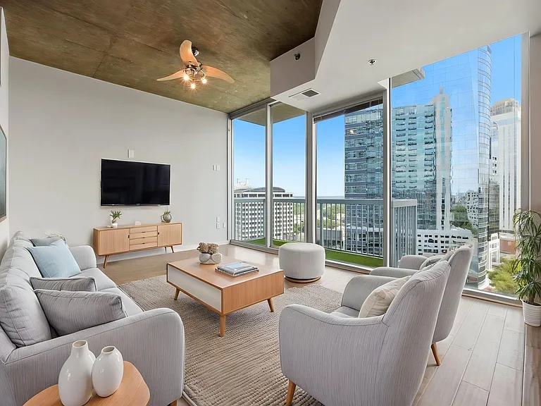 3324 Peachtree Rd NE #1403 — Photo 3