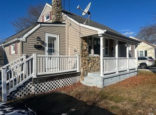 27 Prairie Ave, Swansea, MA 02777