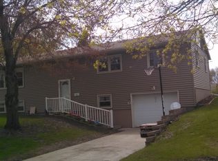 430 7th Ave SW, Wells, MN 56097