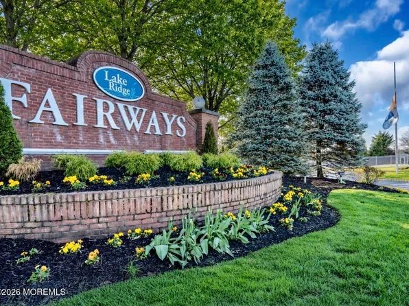 122 Skyline Drive, Lakewood, NJ 08701