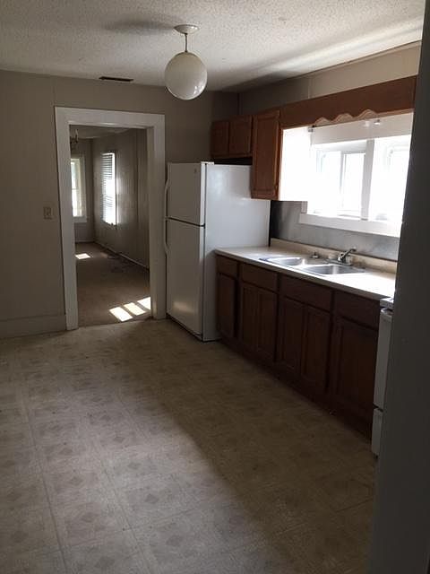 2nd image of 709 E Liberty St
