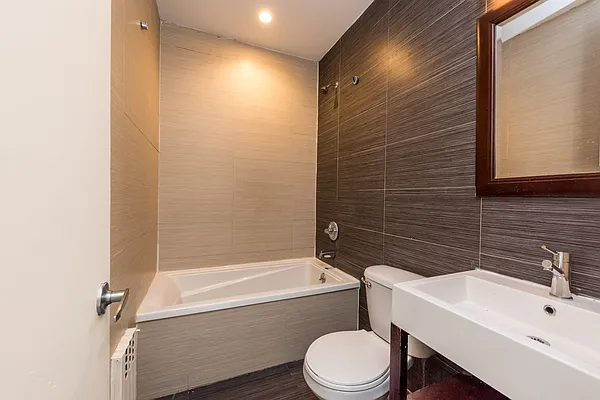 Rented by Nooklyn NYC LLC | media 11