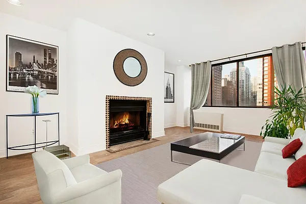 Sold by Evans Real Estate | media 8