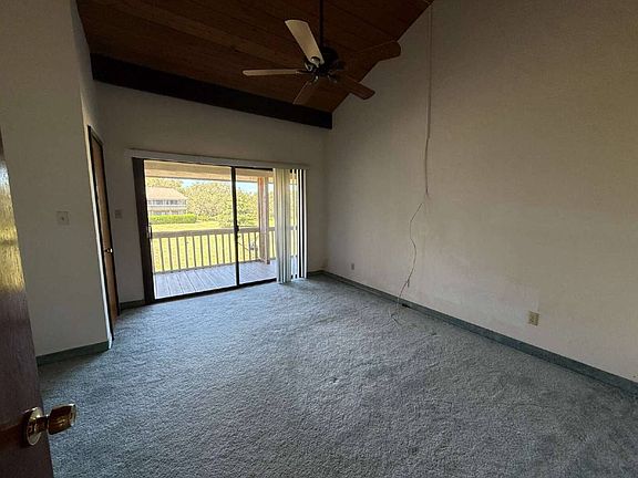 4th image of 926 Tennis Way