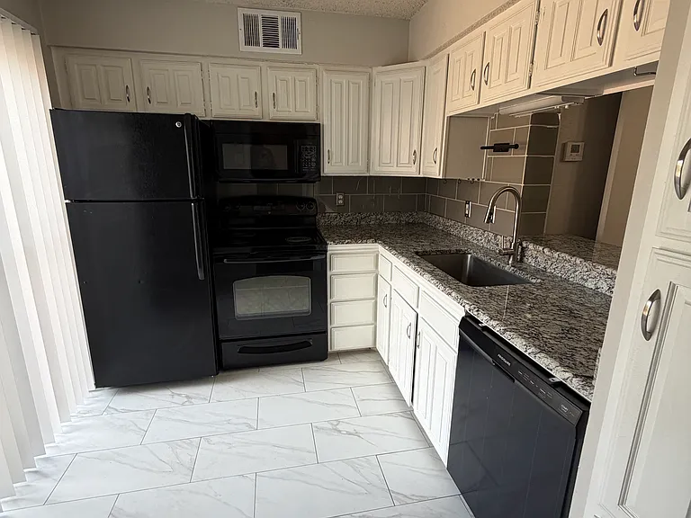 4777 Cedar Springs Rd #4D — Photo 3