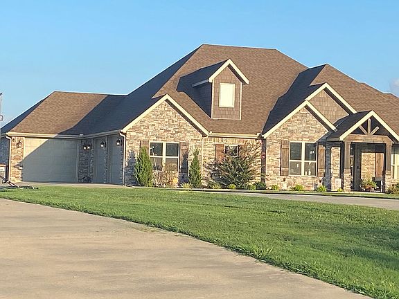 2nd image of 15025 Andria Cir