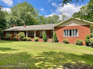 808 Pine St, Covington township, PA 18444