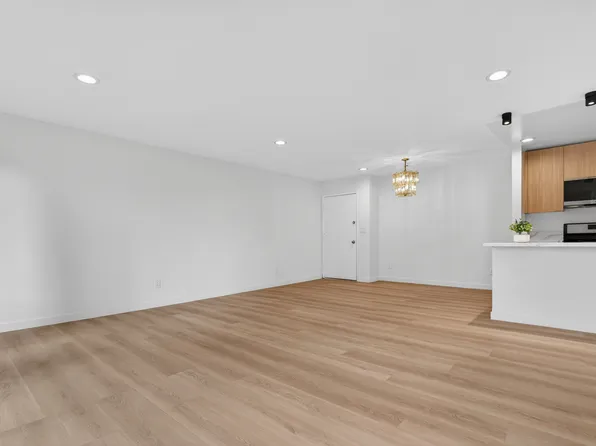 8601 International Ave Unit 119, Canoga Park, CA 91304