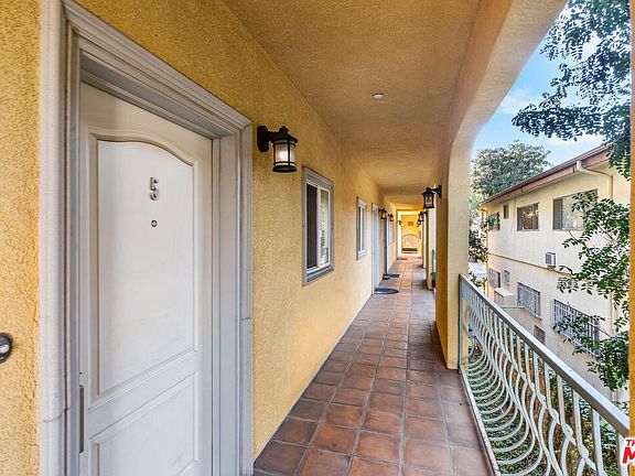 5th image of 528 N Westmoreland Ave APT 5