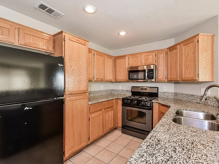 3940 Camryn Holly St — Photo 7