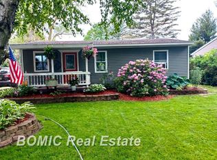 639 Hazel St, Vassar, MI 48768