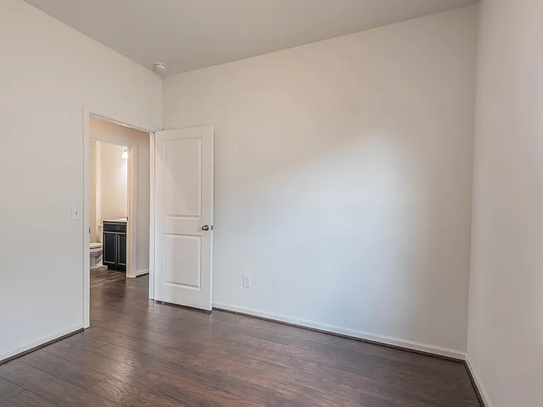 1012 Blue Beech Ln — Photo 10