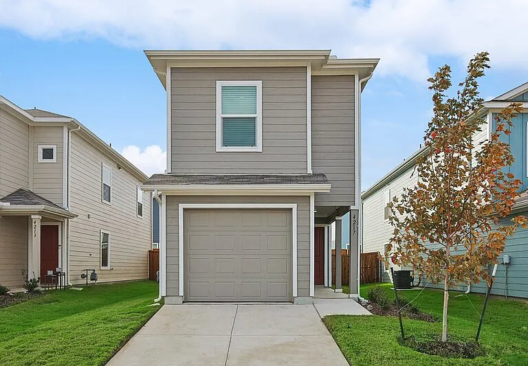 4217 Belmont Dr — Photo 2