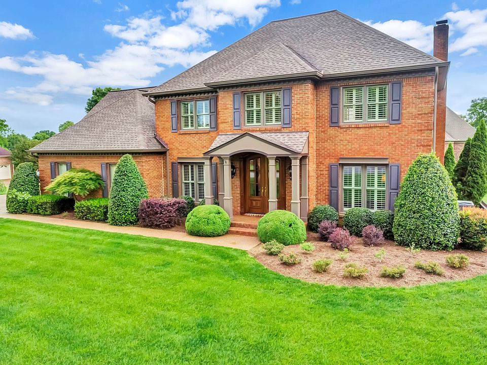 1st image of 217 Woodlake Dr