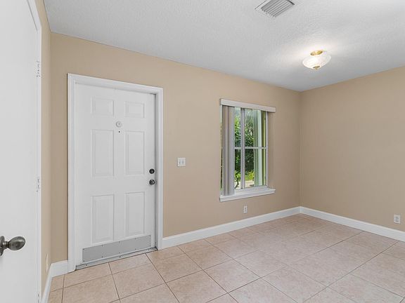 3rd image of 506 W Bloxham Street #506