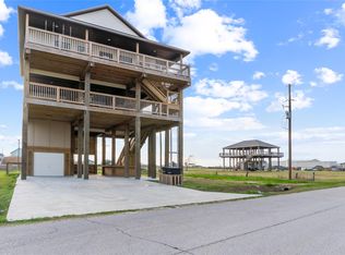 897 S Crystal Beach Rd, Pt Bolivar, TX 77650