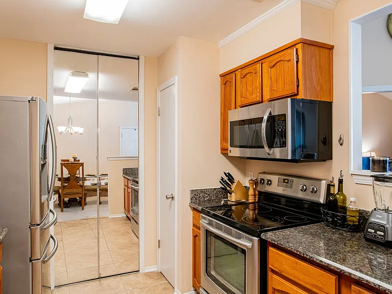 7171 N 9th Ave #D6 — Photo 13