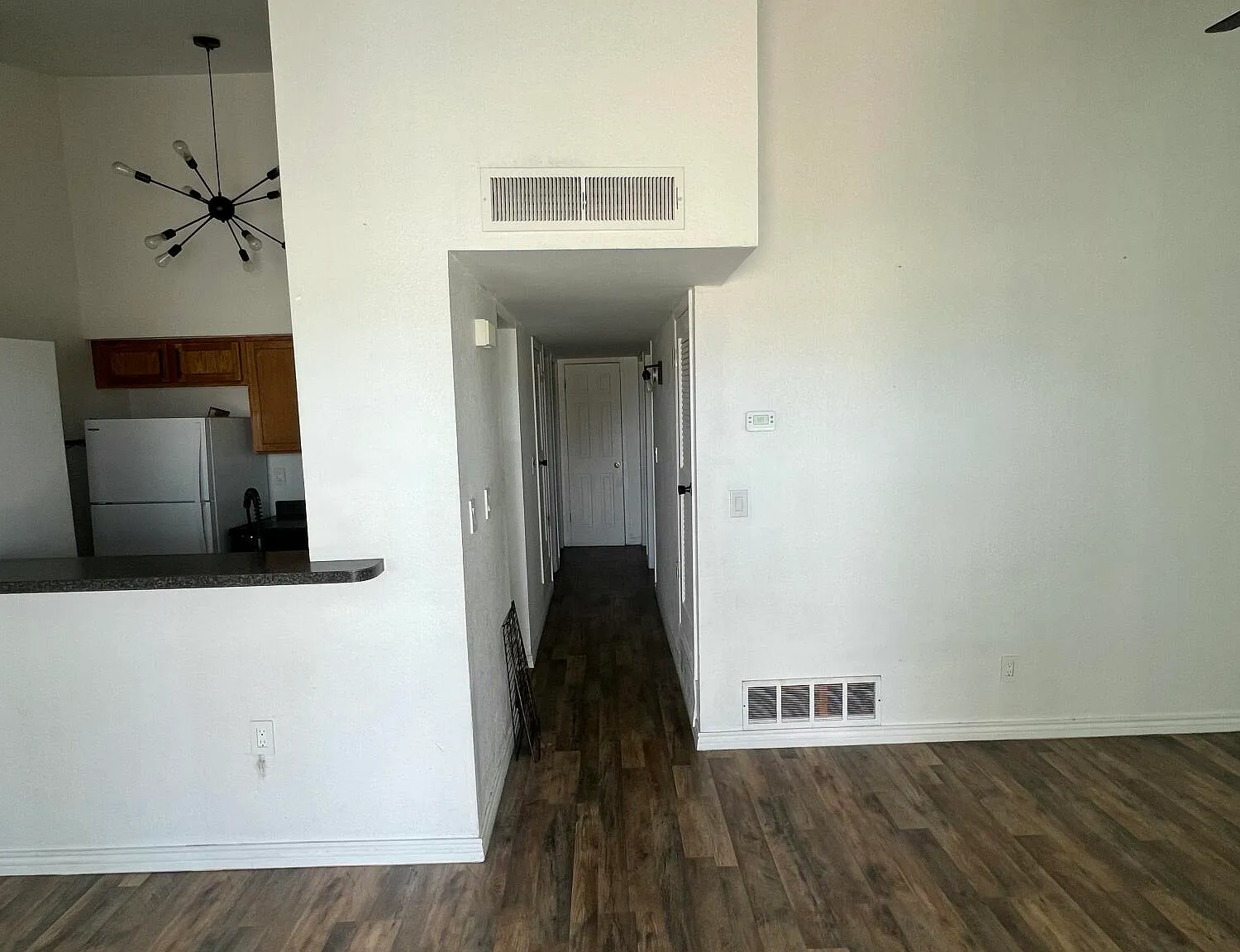 3 bed, 1.0 bath, 814 sqft, $1,300 — Photo 4
