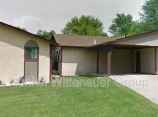 17 Twin Oaks Dr, Shiloh, IL 62221