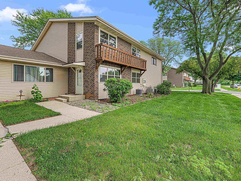 1st image of 241 Bayberry Ln