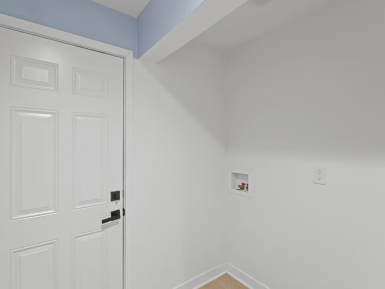8996 Newport Ave — Photo 22