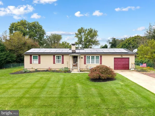 109 Ridgeway Ln, Mullica Hill, NJ 08062