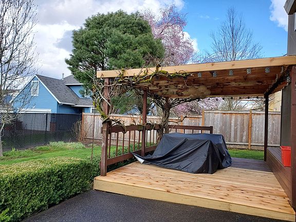 2nd image of 6117 SE Hacienda St