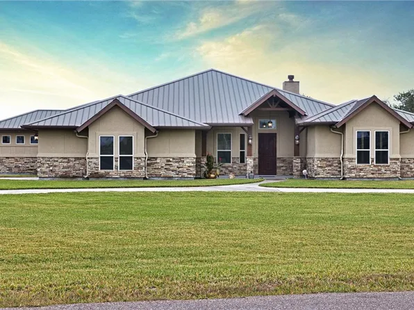 218 Coastal Wildwood Dr, Rockport, TX 78382