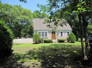 4 Guy Ln, Hyannis, MA 02601