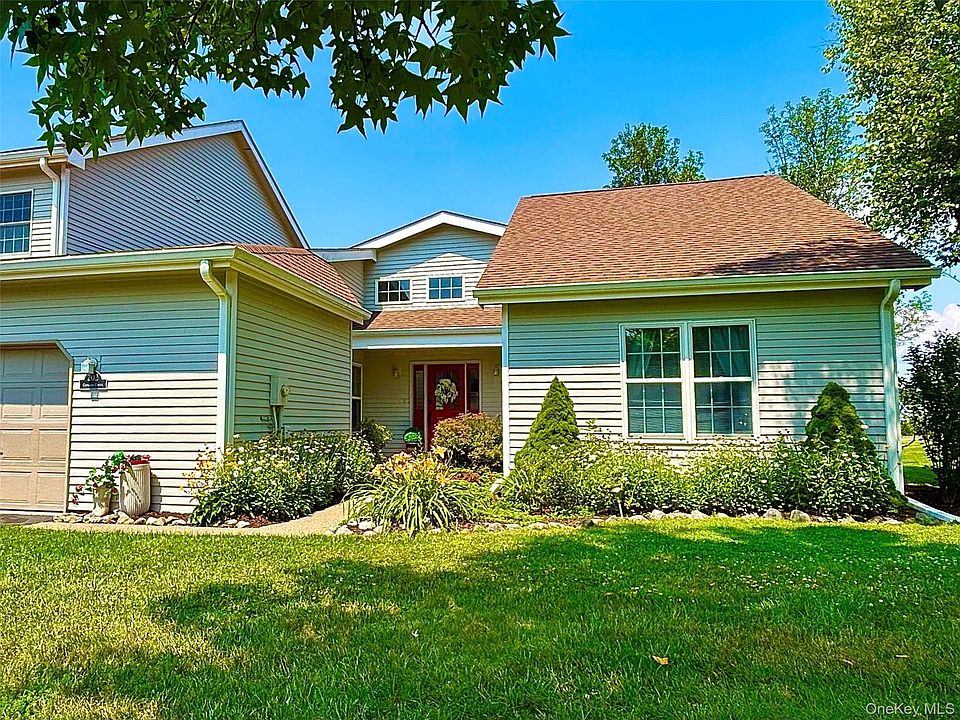 1st image of 202 Cinnamon Cir