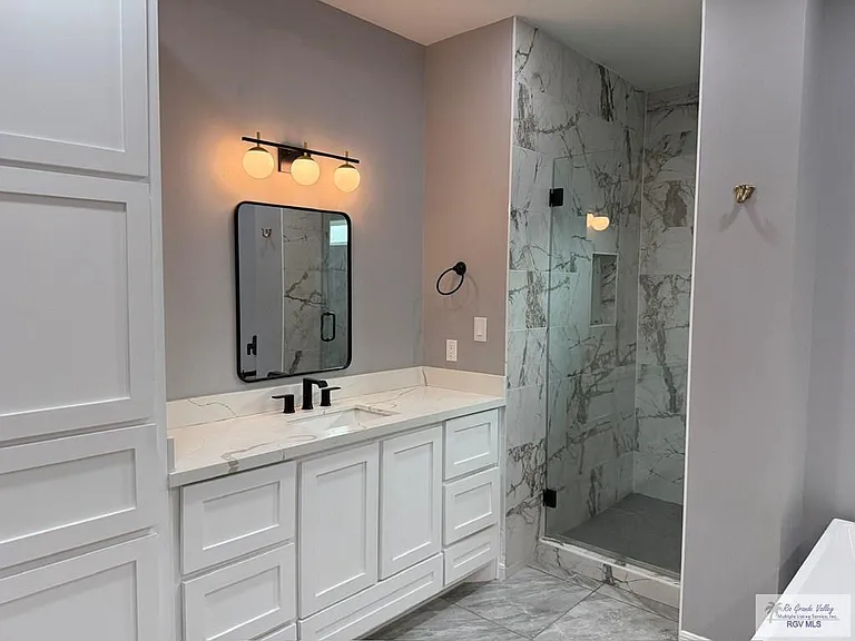 9388 N Queen Palm — Photo 12