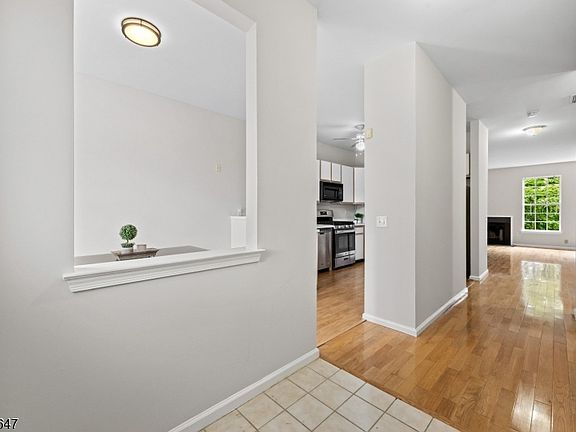 2nd image of 33 Gordon Circle
