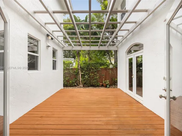 4065 Battersea Rd, Miami, FL 33133