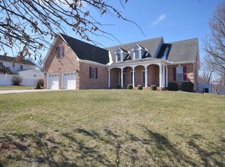 1103 Happy Ridge Dr, Front Royal, VA 22630