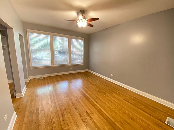 4th image of 832 S Claremont Ave #1D