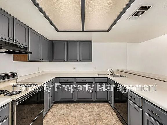 4th image of 1111 W Summit Pl Unit 24