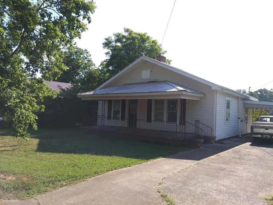 106 Foskett Ave