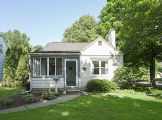 1757 Warwick Rd SE, East Grand Rapids, MI 49506