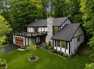 456 Roxbury Rd, Valparaiso, IN 46385