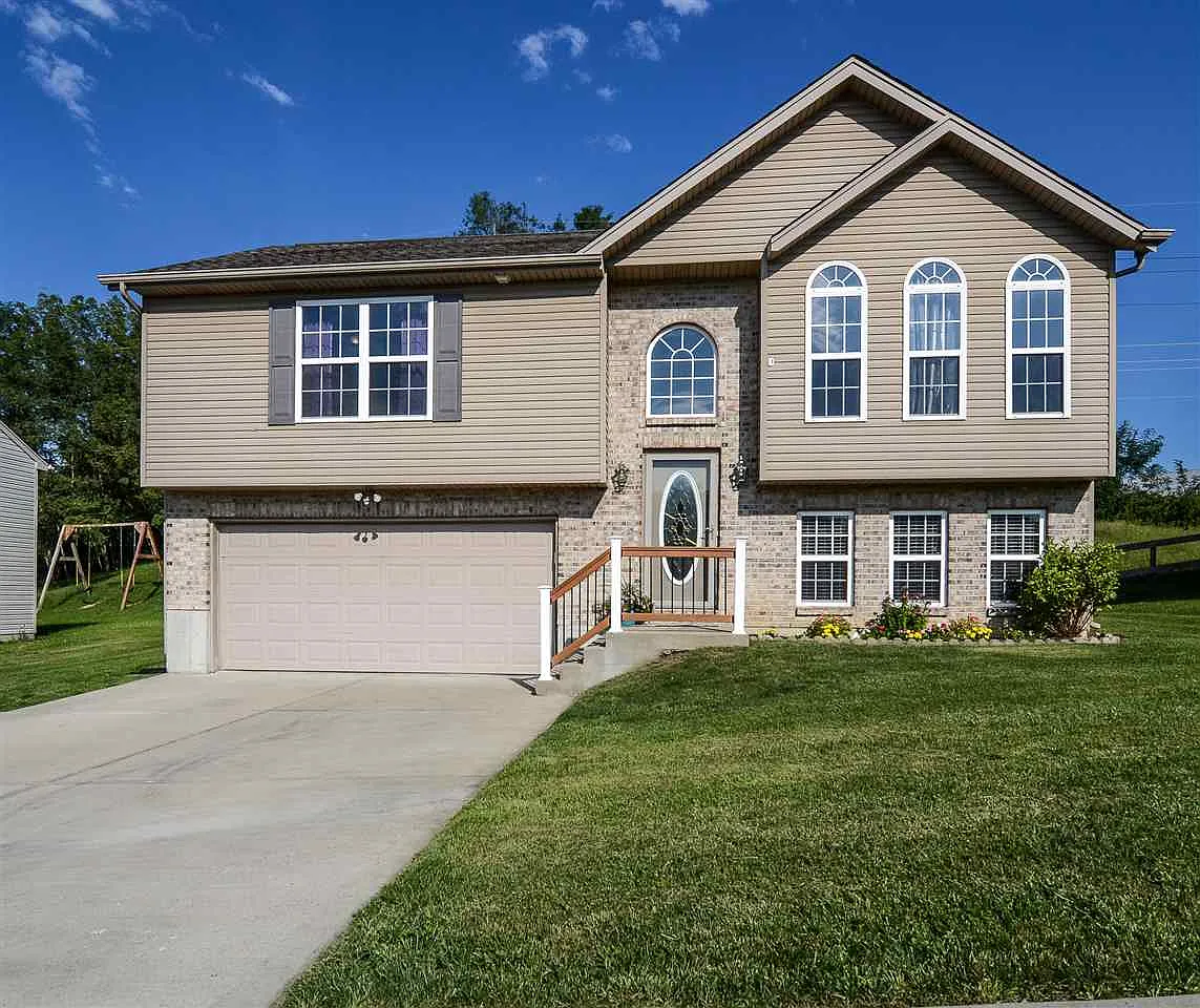 300 Brentwood Dr photo 1
