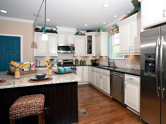 The Summerlake - Kitchen