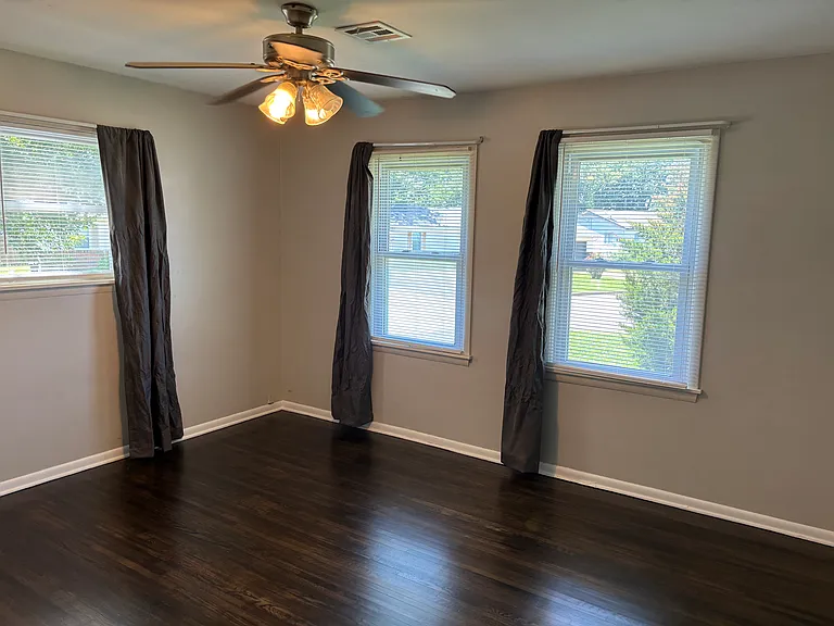 413 W Nashville St — Photo 8
